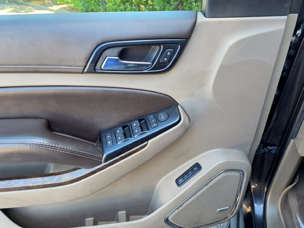 Used 2015 Chevrolet Suburban LT RWD image 14