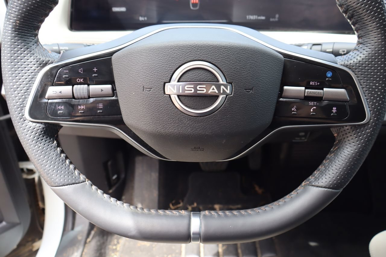 Used 2024 Nissan Ariya FWD image 11
