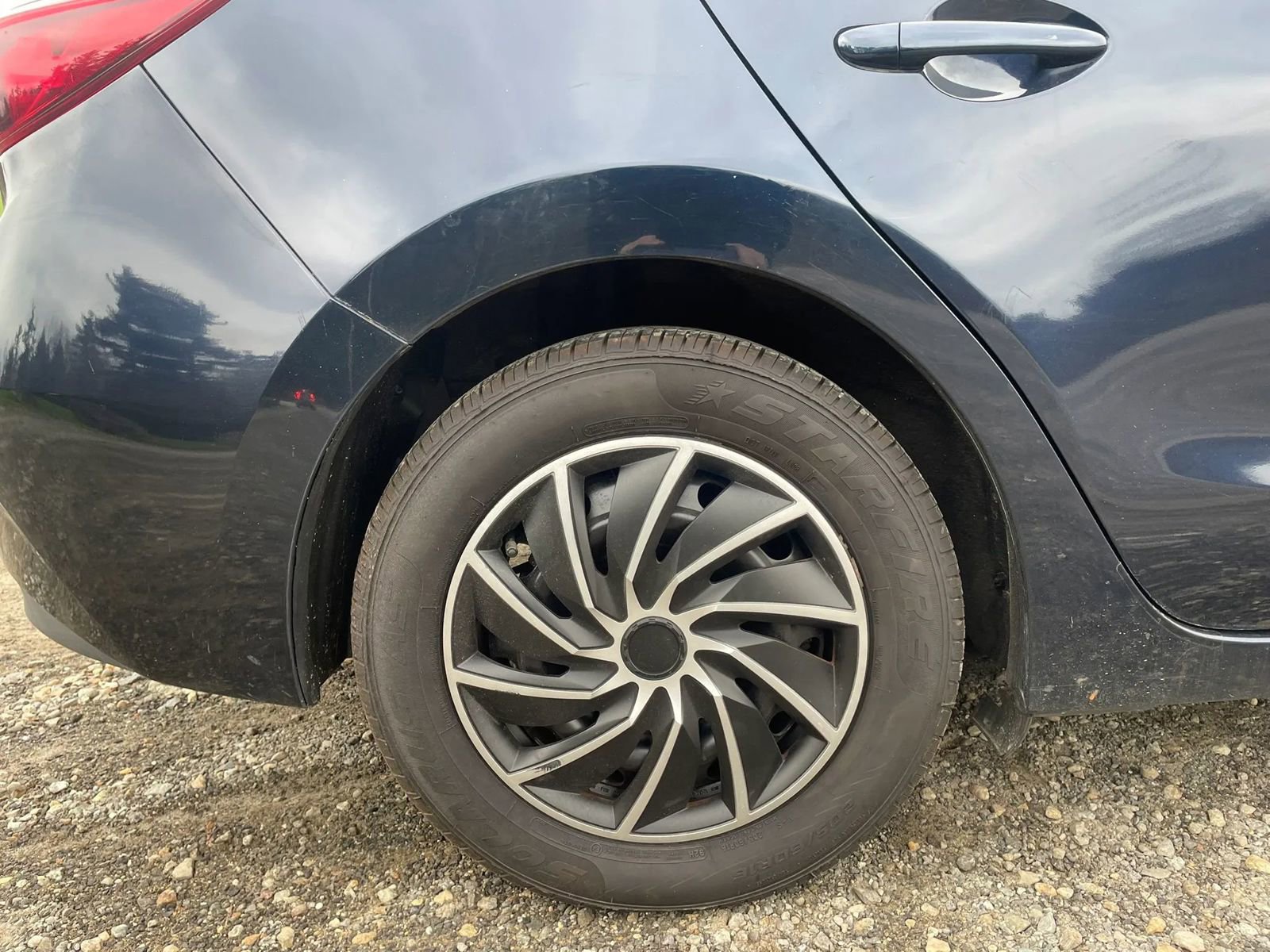 Used 2015 MAZDA MAZDA3 i Sport FWD image 28