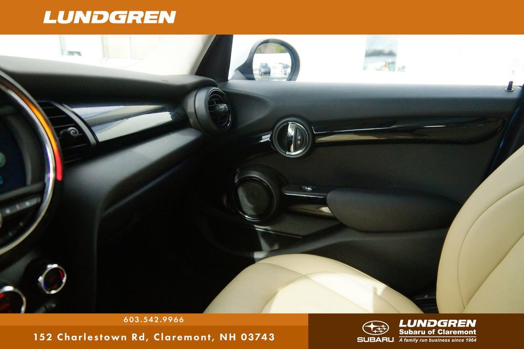 Used 2019 MINI Cooper 4-Door Hardtop image 23
