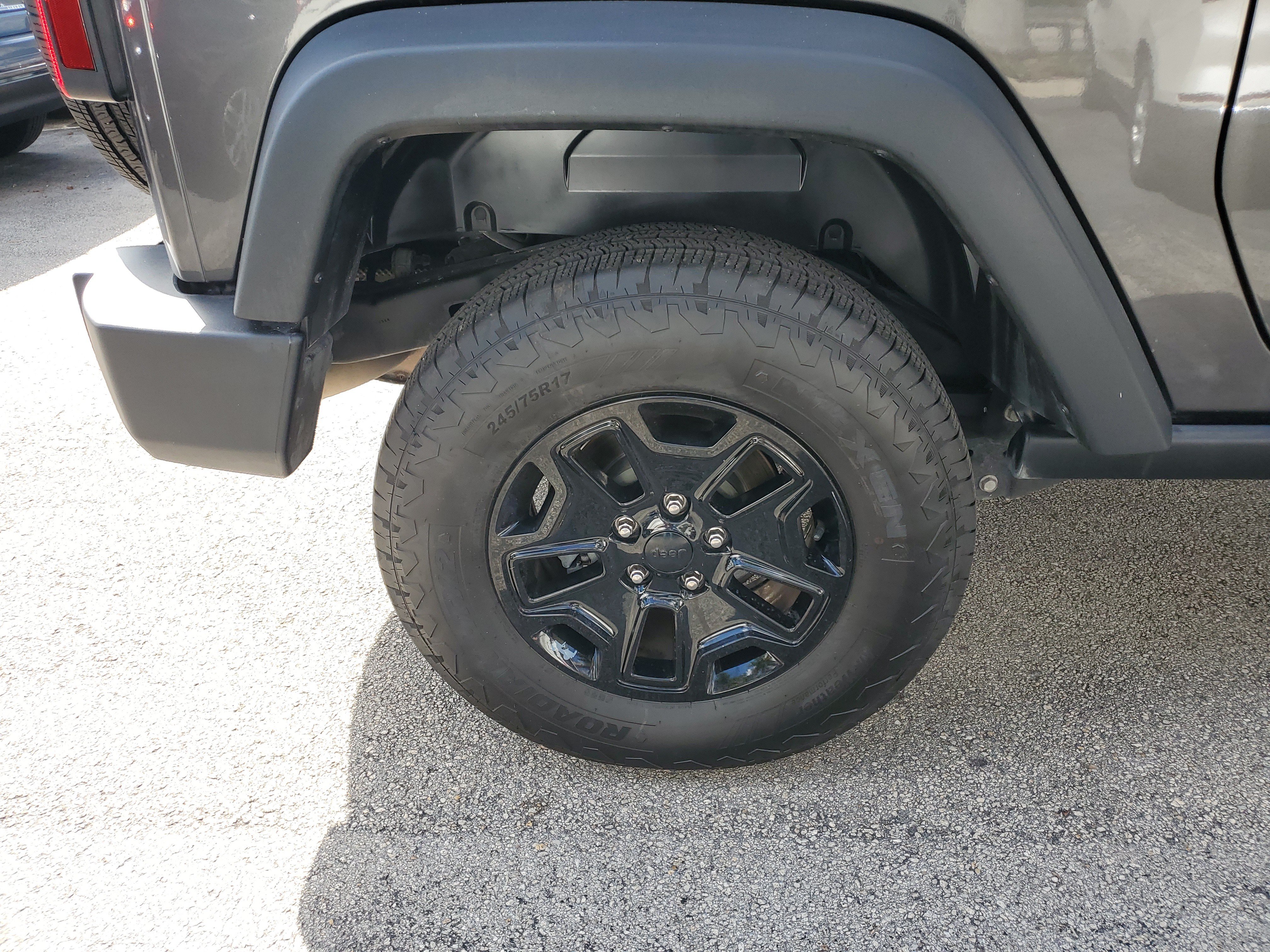 Used 2017 Jeep Wrangler Sport AWD/4WD image 7