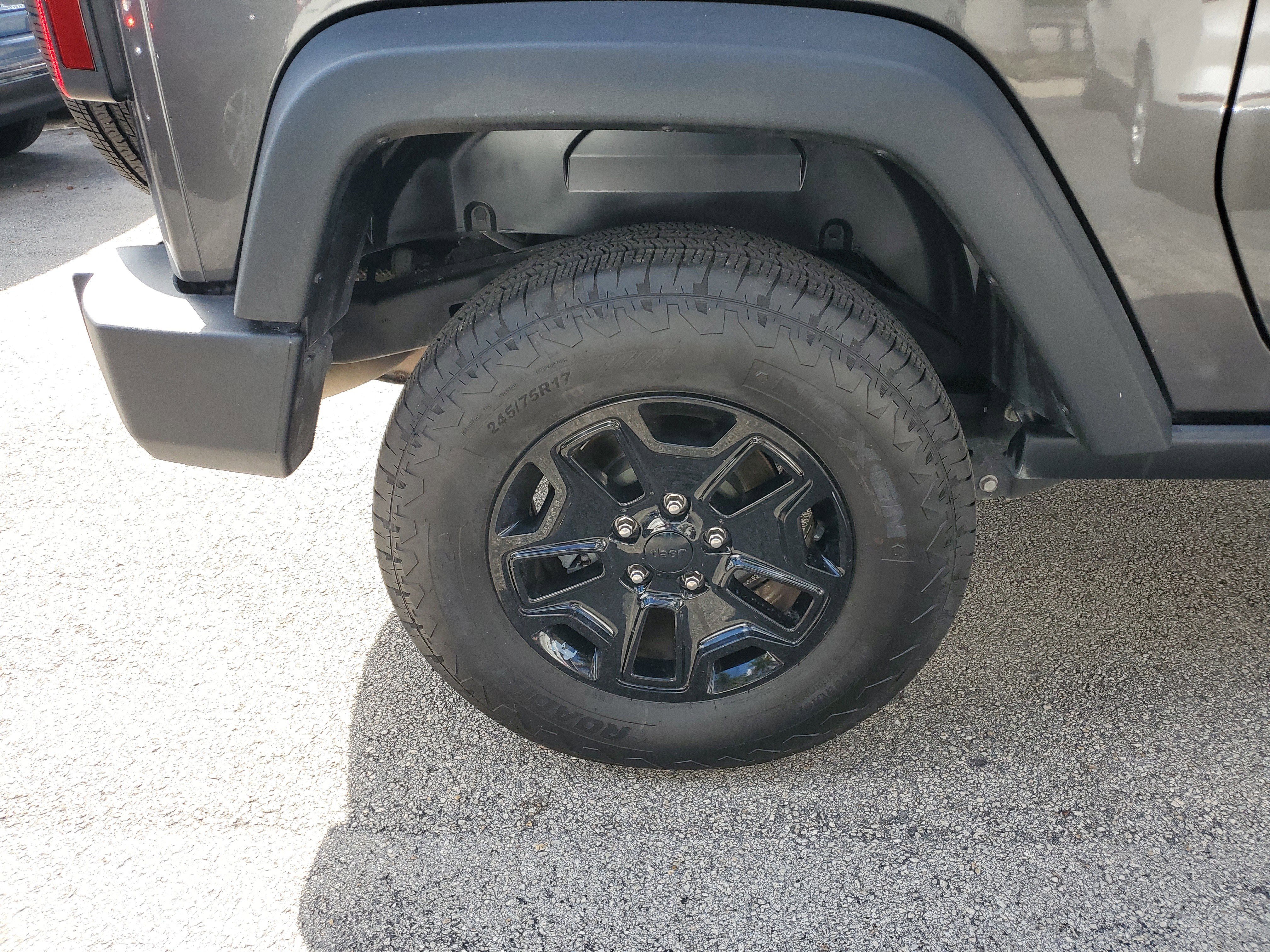 Used 2017 Jeep Wrangler Sport image 7