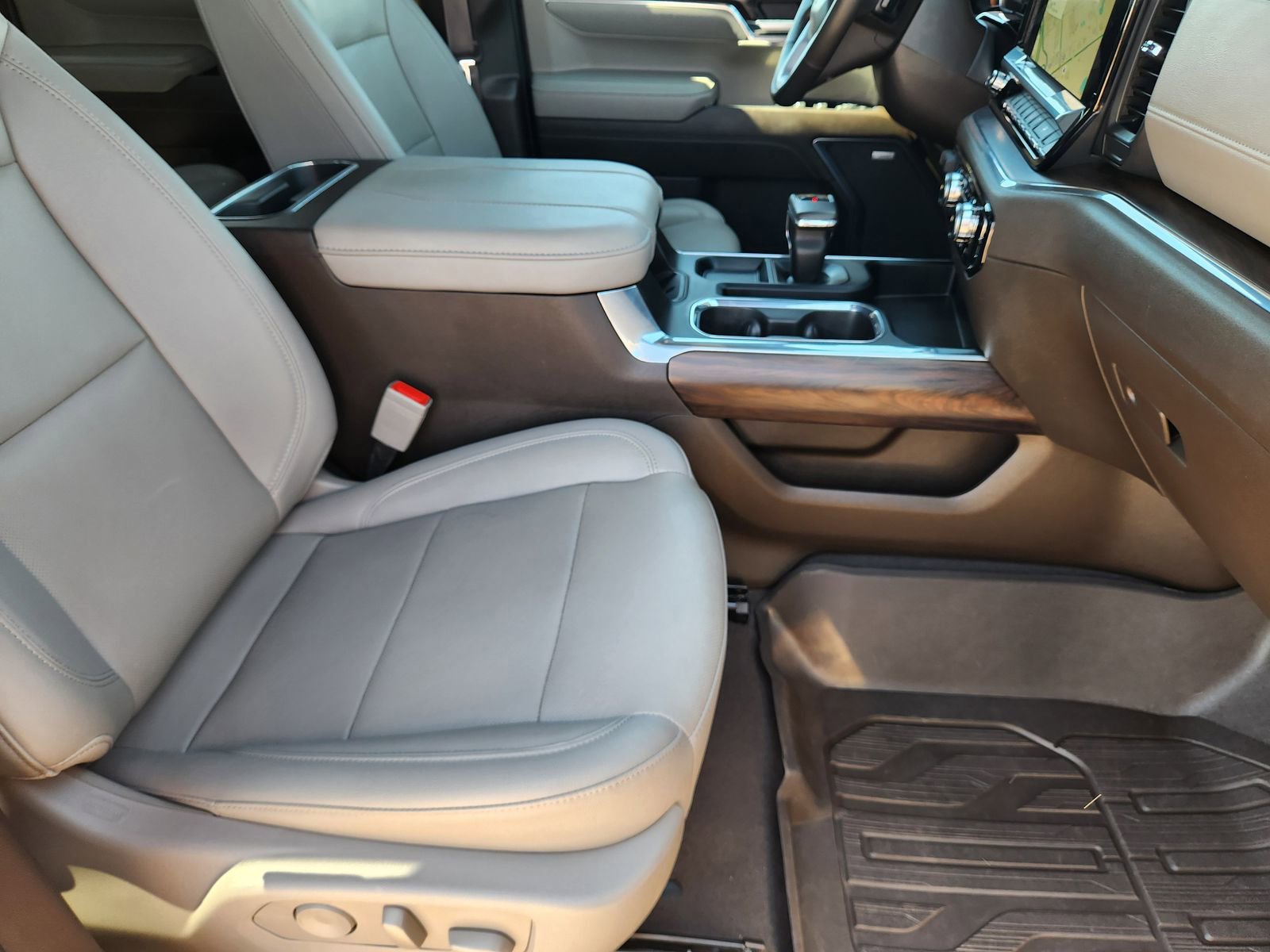 Used 2023 GMC Sierra 1500 SLT image 12