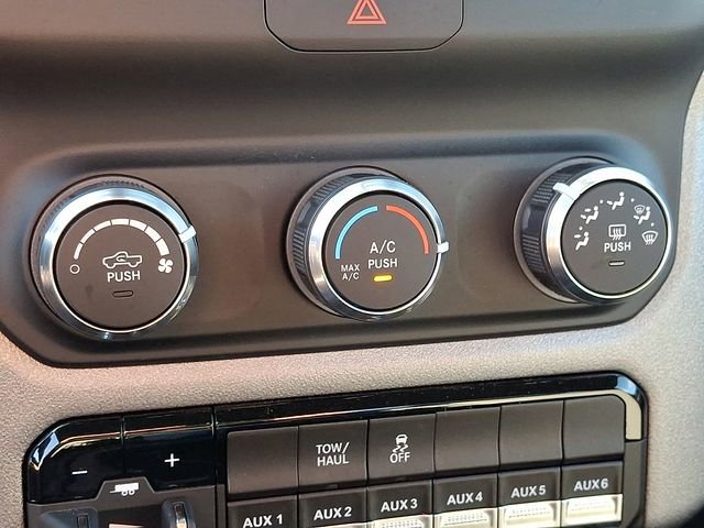 Used 2024 RAM 2500 Tradesman w/ Chrome Appearance Group image 15