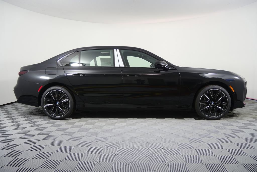 New 2026 BMW 750e xDrive w/ Executive Package image 2