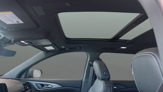 New 2027 Chevrolet Traverse LT w/ Sun and Wheel Package FWD image 14