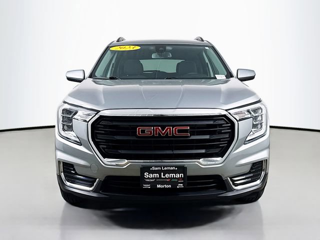 Used 2023 GMC Terrain SLE w/ Driver Convenience Package FWD image 2
