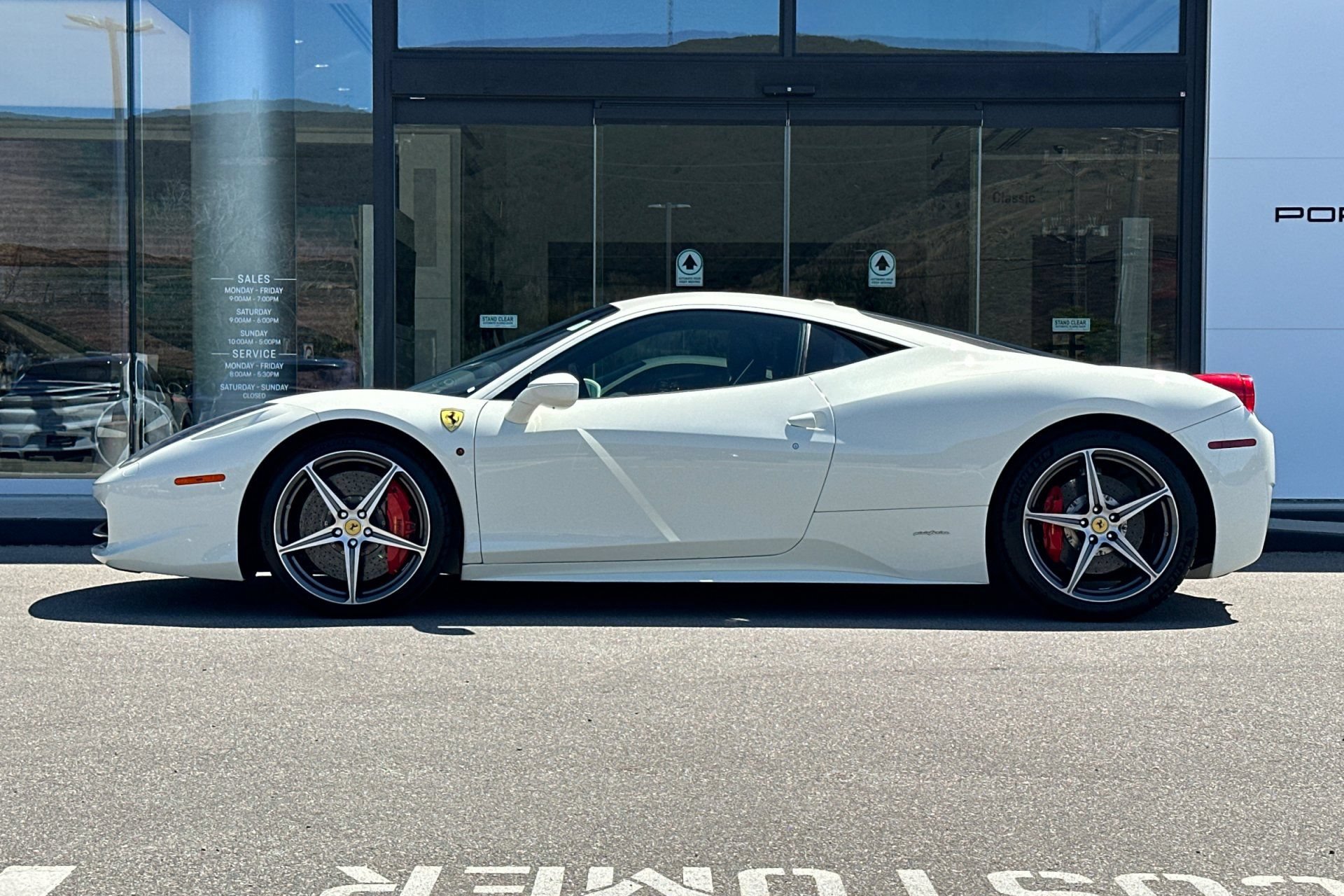 Used 2012 Ferrari 458 Italia Coupe RWD image 2