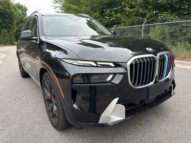 Used 2024 BMW X7 xDrive40i AWD/4WD image 11