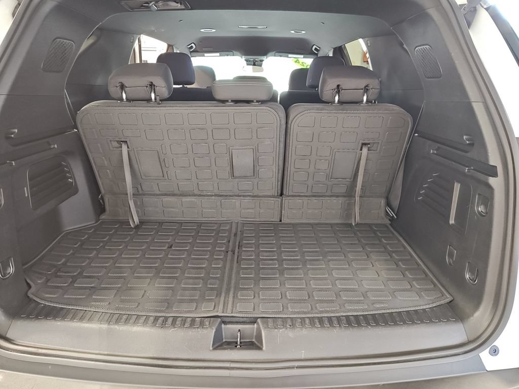 Used 2024 Chevrolet Traverse LS FWD image 31