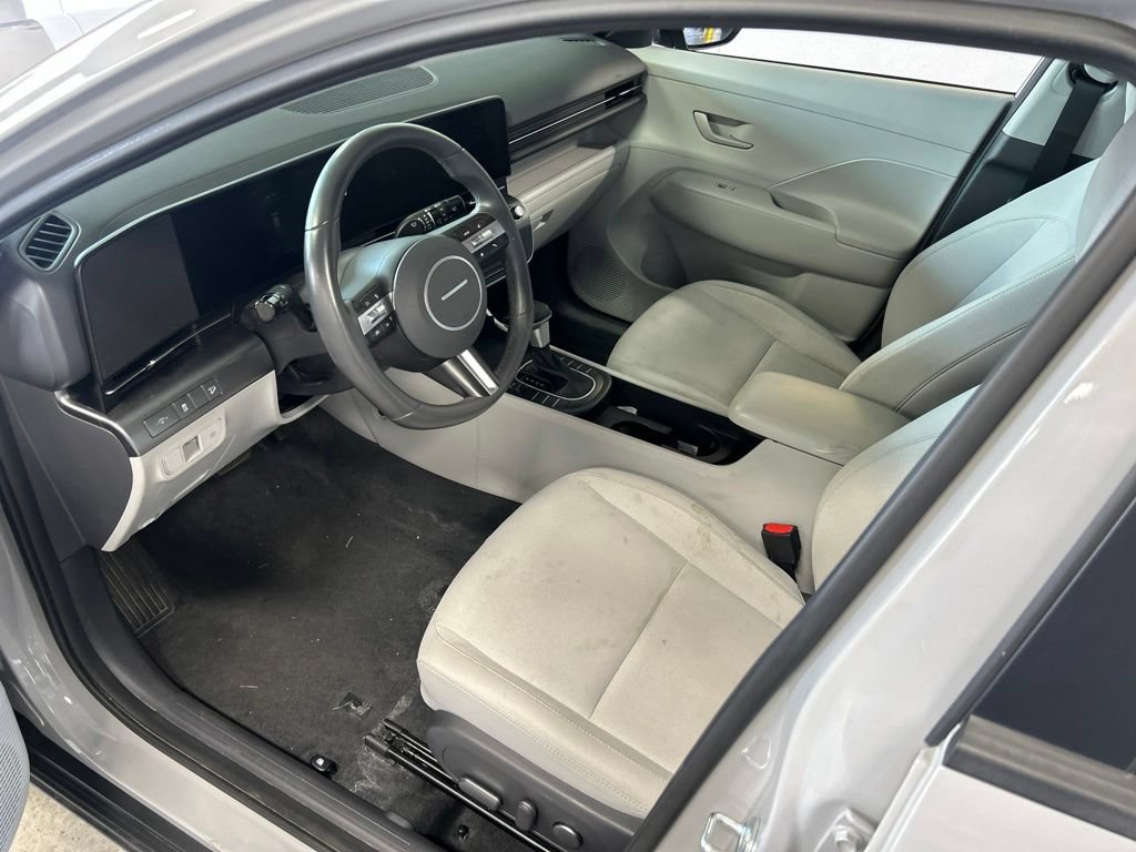 Used 2025 Hyundai Kona SEL FWD image 3