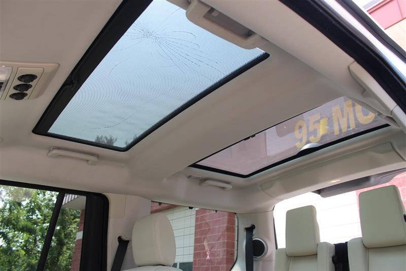 Used 2015 Land Rover LR4 HSE LUX AWD/4WD image 27