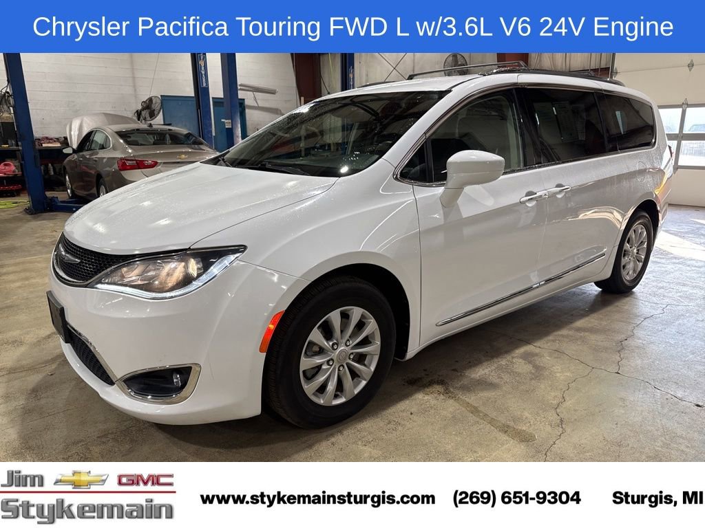 Used 2018 Chrysler Pacifica Touring-L image 1