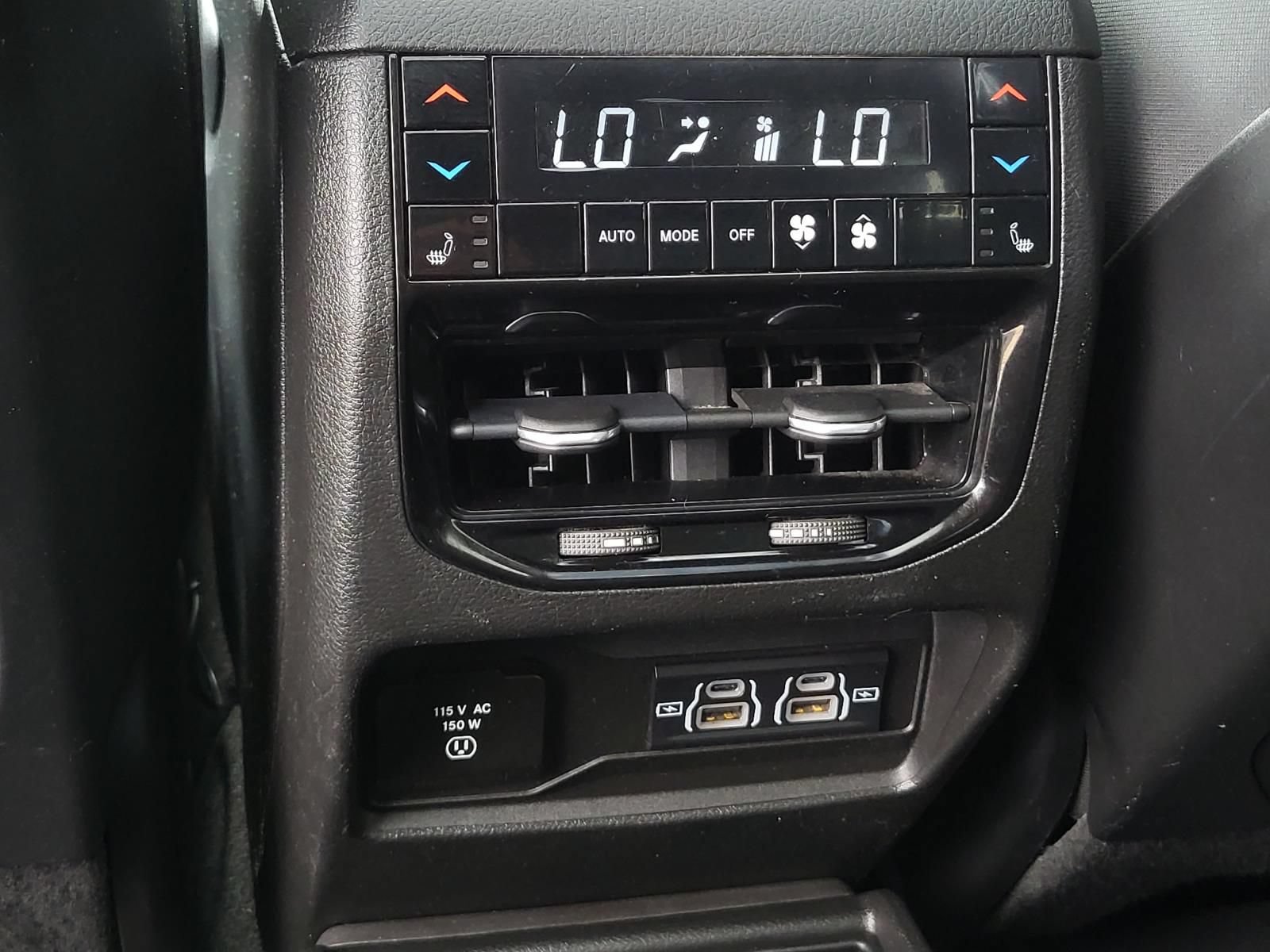 Used 2021 Jeep Grand Cherokee L Overland w/ Luxury Tech Group IV AWD/4WD image 21