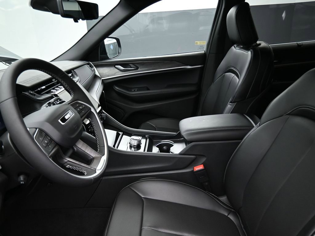 New 2025 Jeep Grand Cherokee L Limited w/ Luxury Tech Group II image 13