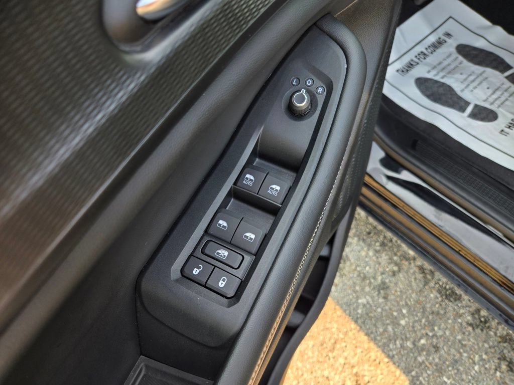 Used 2024 Jeep Grand Cherokee Laredo X w/ Luxury Tech Group I AWD/4WD image 15