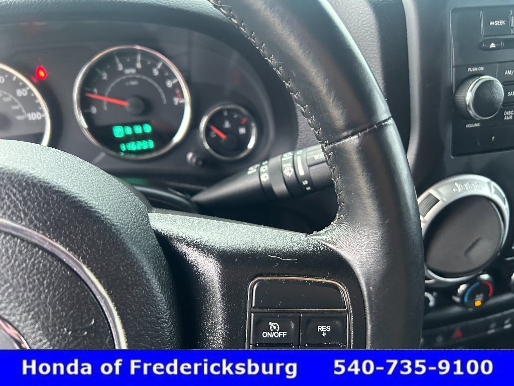 Used 2014 Jeep Wrangler Unlimited Sahara w/ Connectivity Group AWD/4WD image 18