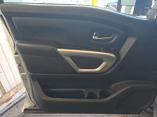 Used 2020 Nissan Titan SV w/ SV Convenience Package AWD/4WD image 7