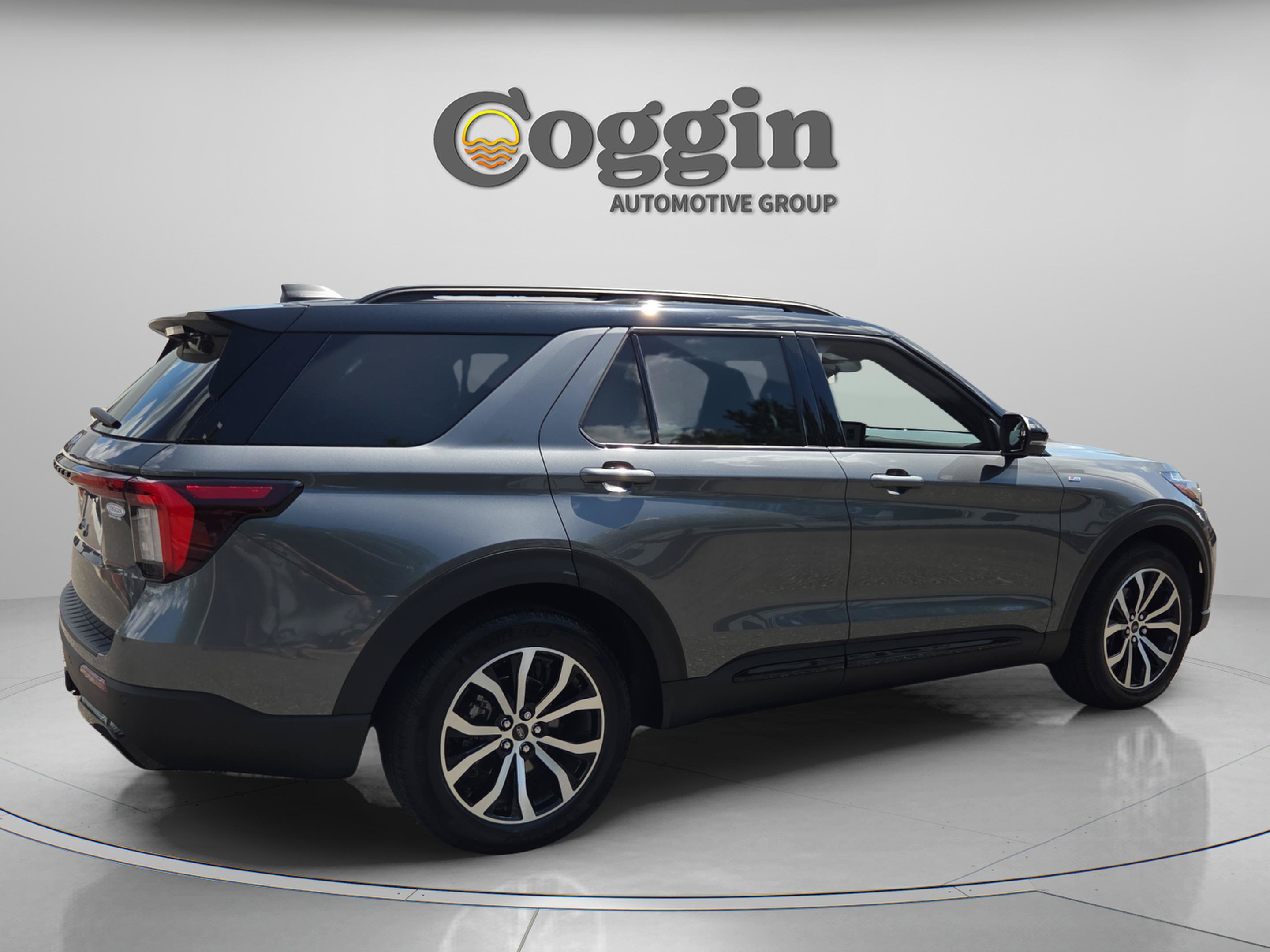 Used 2025 Ford Explorer ST-Line w/ Premium Package RWD image 5