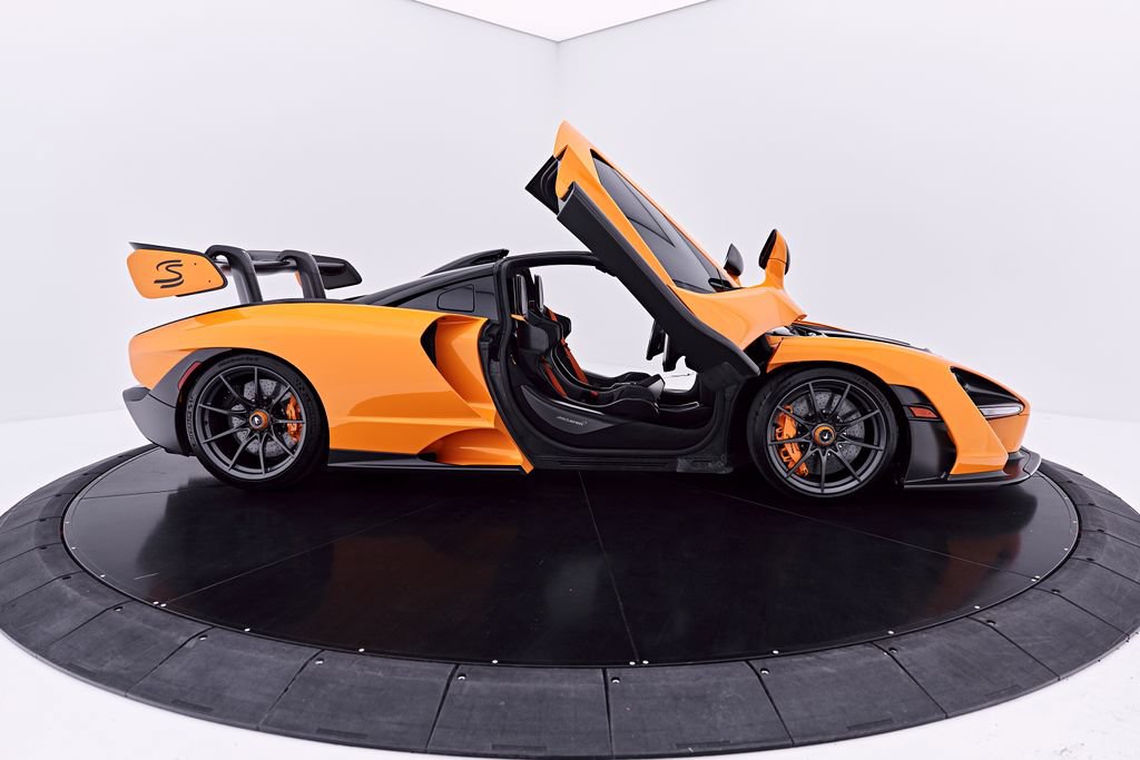 Used 2019 McLaren Senna RWD image 24