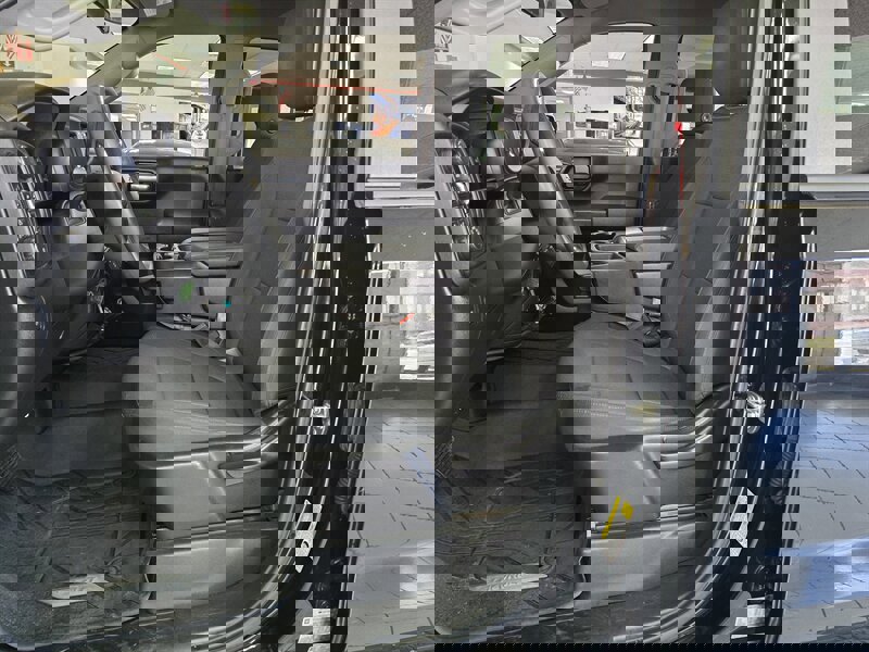 Used 2020 Chevrolet Silverado 1500 Custom w/ Custom Value Package image 9