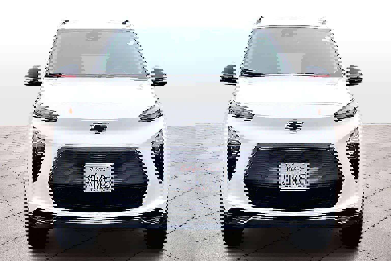 Used 2023 Chevrolet Bolt EUV LT w/ Convenience Package image 3