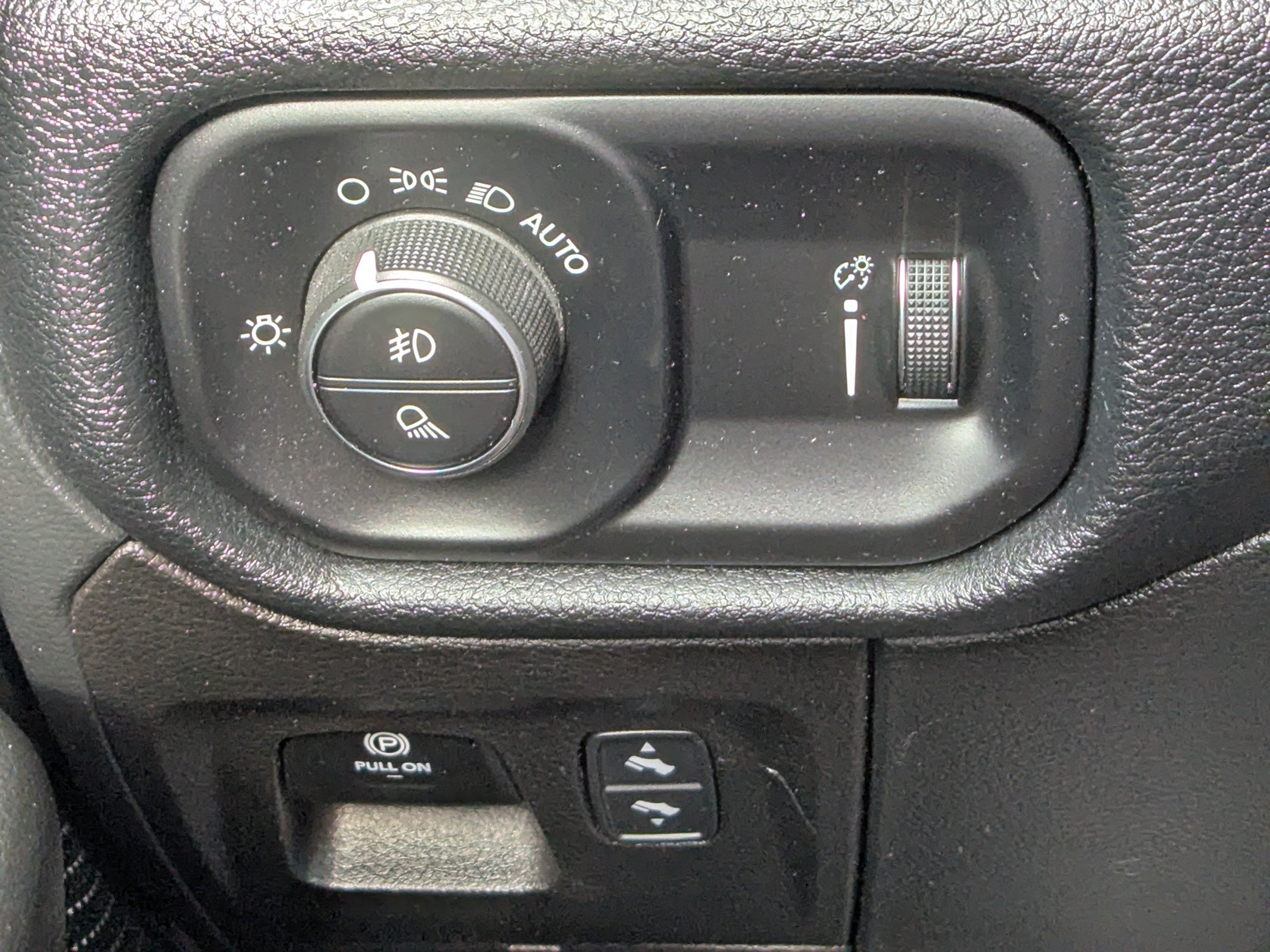 Used 2022 RAM 1500 Big Horn AWD/4WD image 30