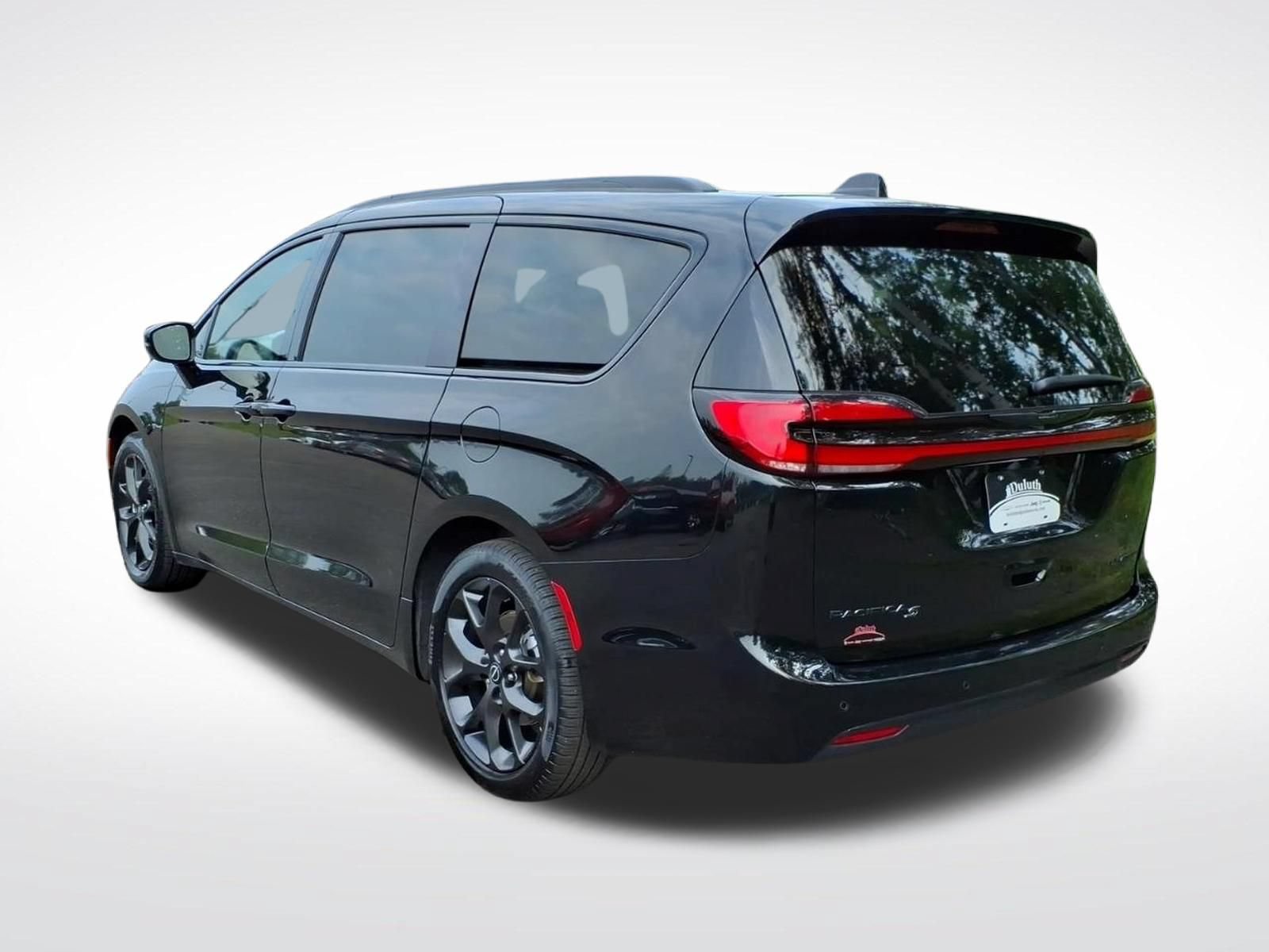 Used 2026 Chrysler Pacifica Limited w/ S Appearance Package FWD image 3