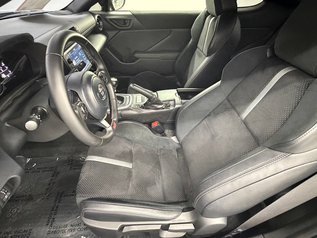 Used 2025 Toyota GR86 Premium w/ ALL Weather Mat Package (TMS) RWD image 22