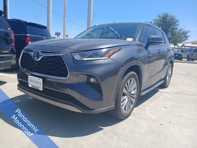 Used 2020 Toyota Highlander Platinum AWD/4WD image 3
