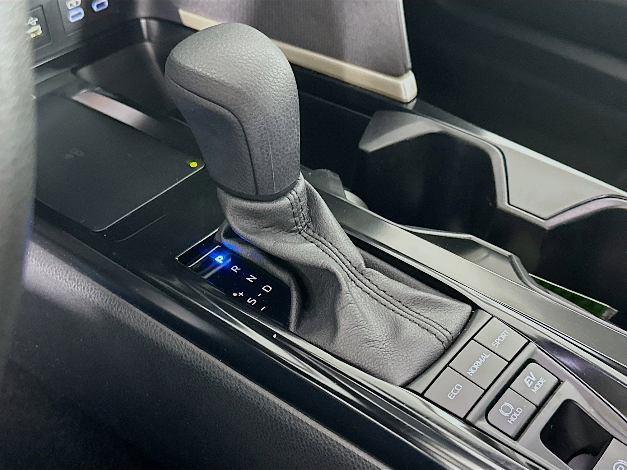 Used 2025 Toyota Camry LE image 25