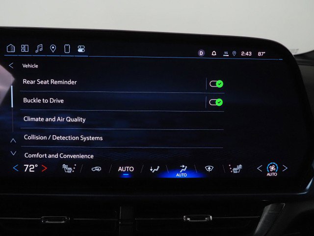 Used 2024 Chevrolet Equinox EV LT w/ LPO, Blackout Package image 38