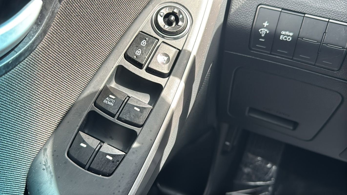 Used 2017 Hyundai Elantra GT image 23