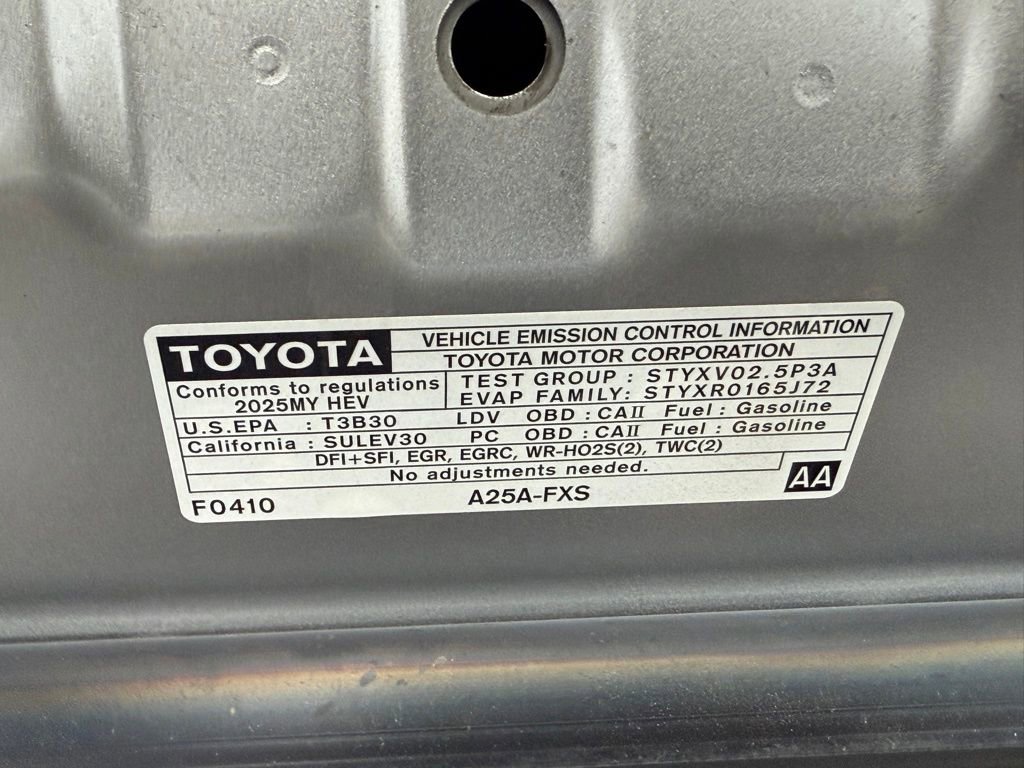 Used 2025 Toyota Camry LE image 34