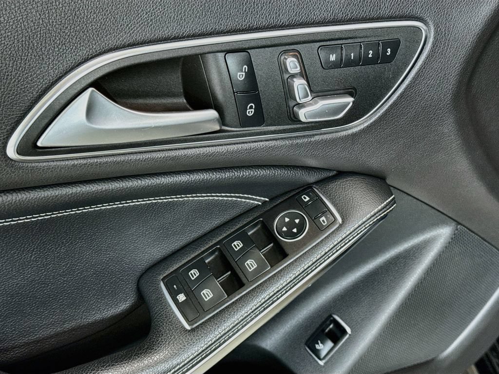 Used 2018 Mercedes-Benz CLA 250 image 20