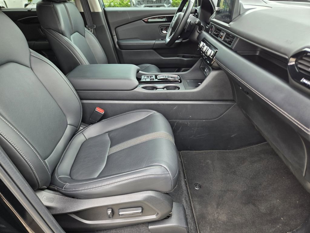 Used 2024 Honda Pilot Touring image 17