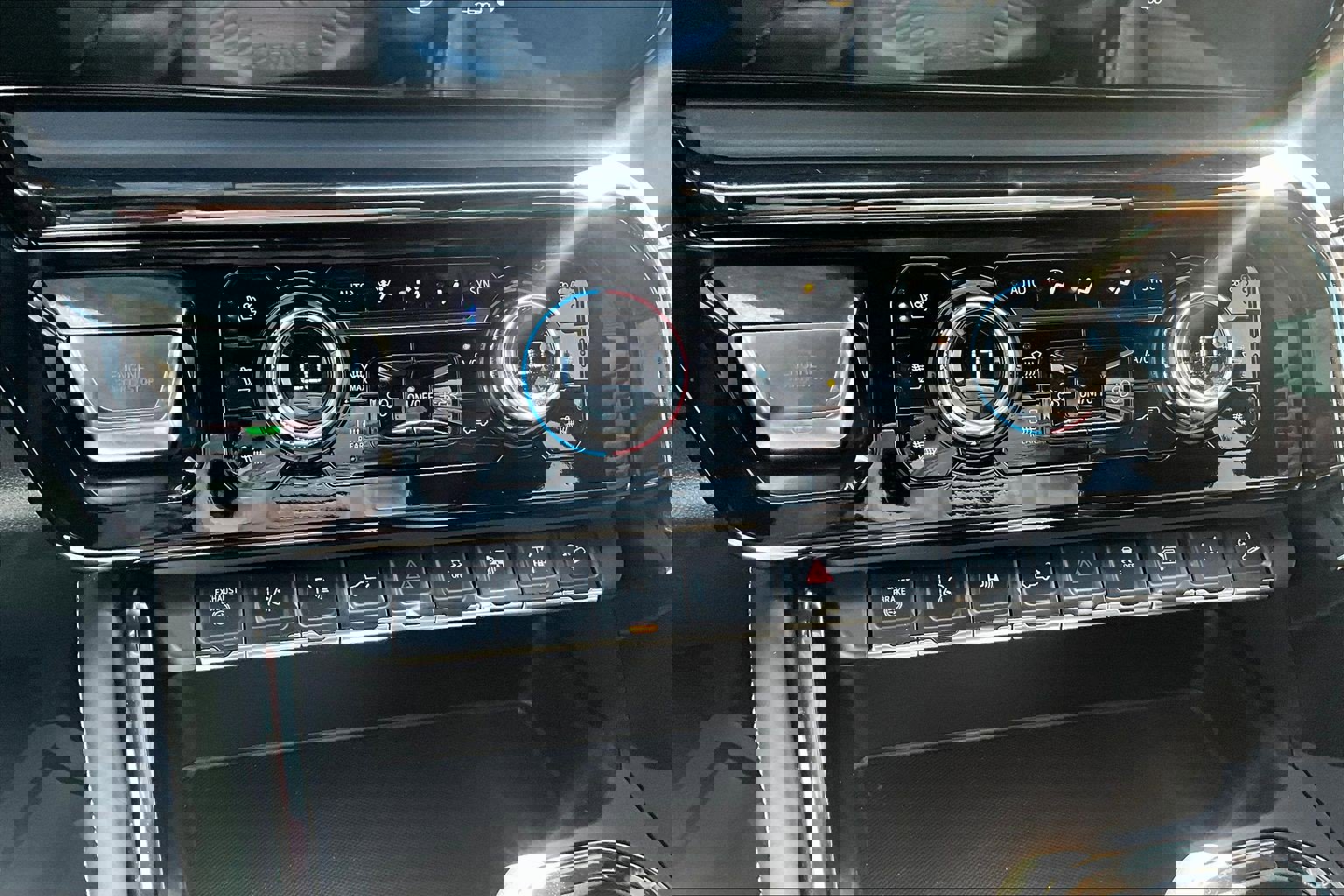 Used 2024 GMC Sierra 2500 AT4X image 16