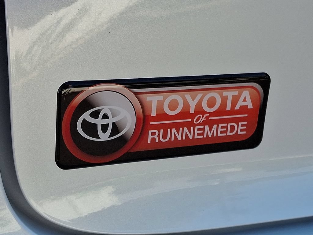 Certified 2024 Toyota Prius XLE AWD/4WD image 32