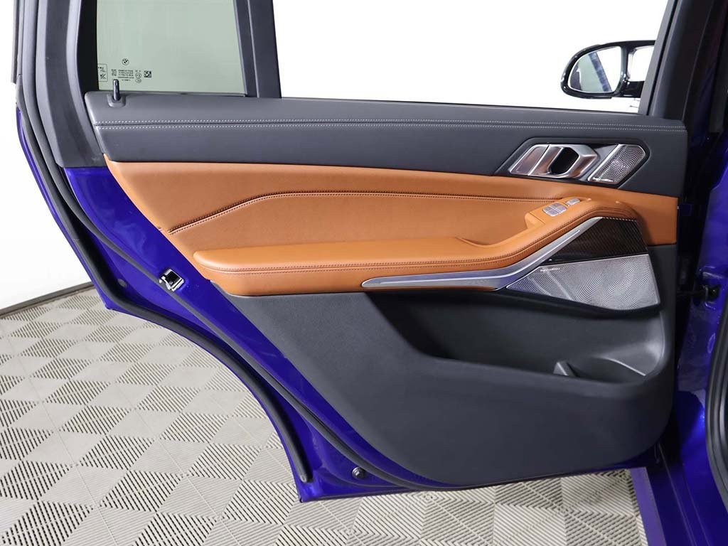 Used 2024 BMW X7 M60i w/ Executive Package image 32