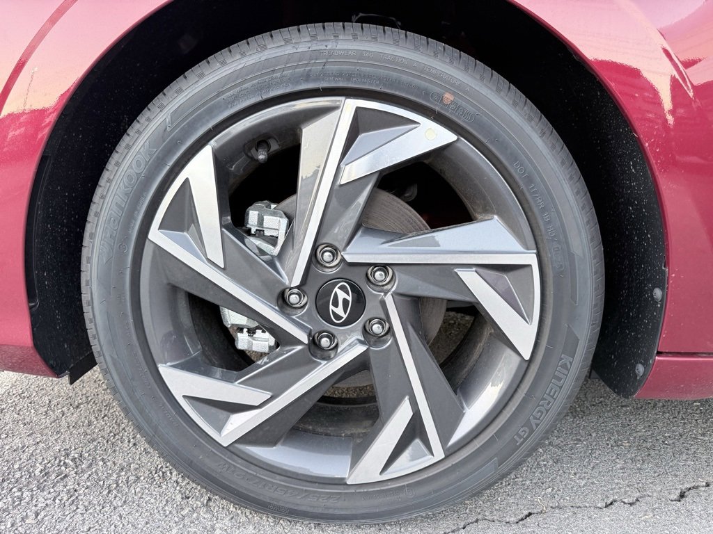 New 2025 Hyundai Elantra Limited image 29