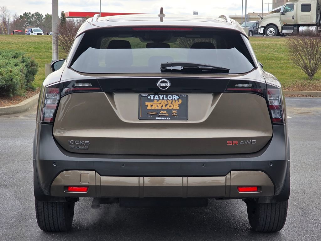 Used 2025 Nissan Kicks SR image 6
