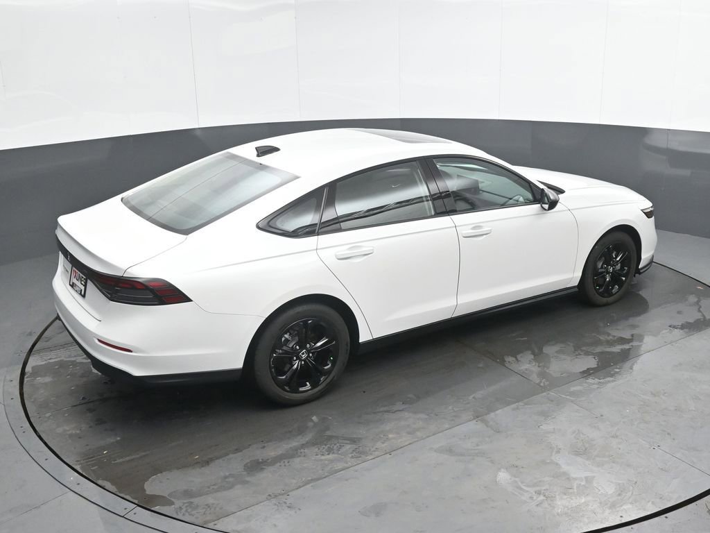 Used 2025 Honda Accord SE image 28