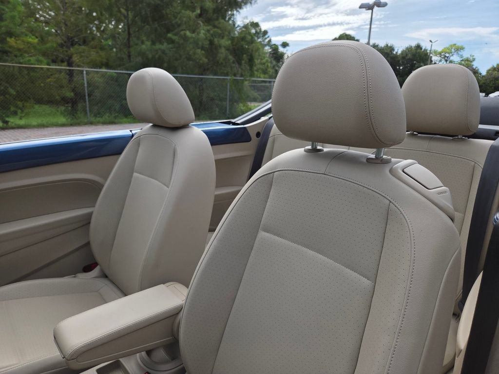 Used 2019 Volkswagen Beetle 2.0T S FWD image 23