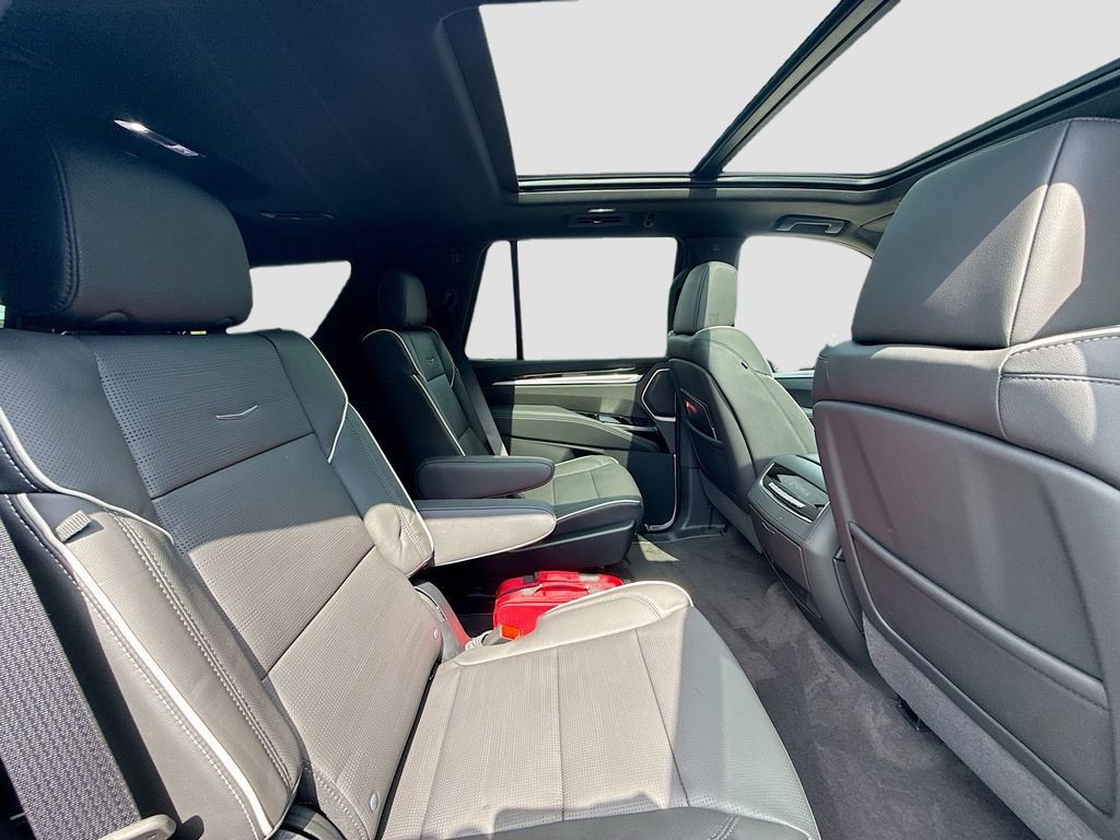 New 2025 Cadillac Escalade Premium Luxury image 30