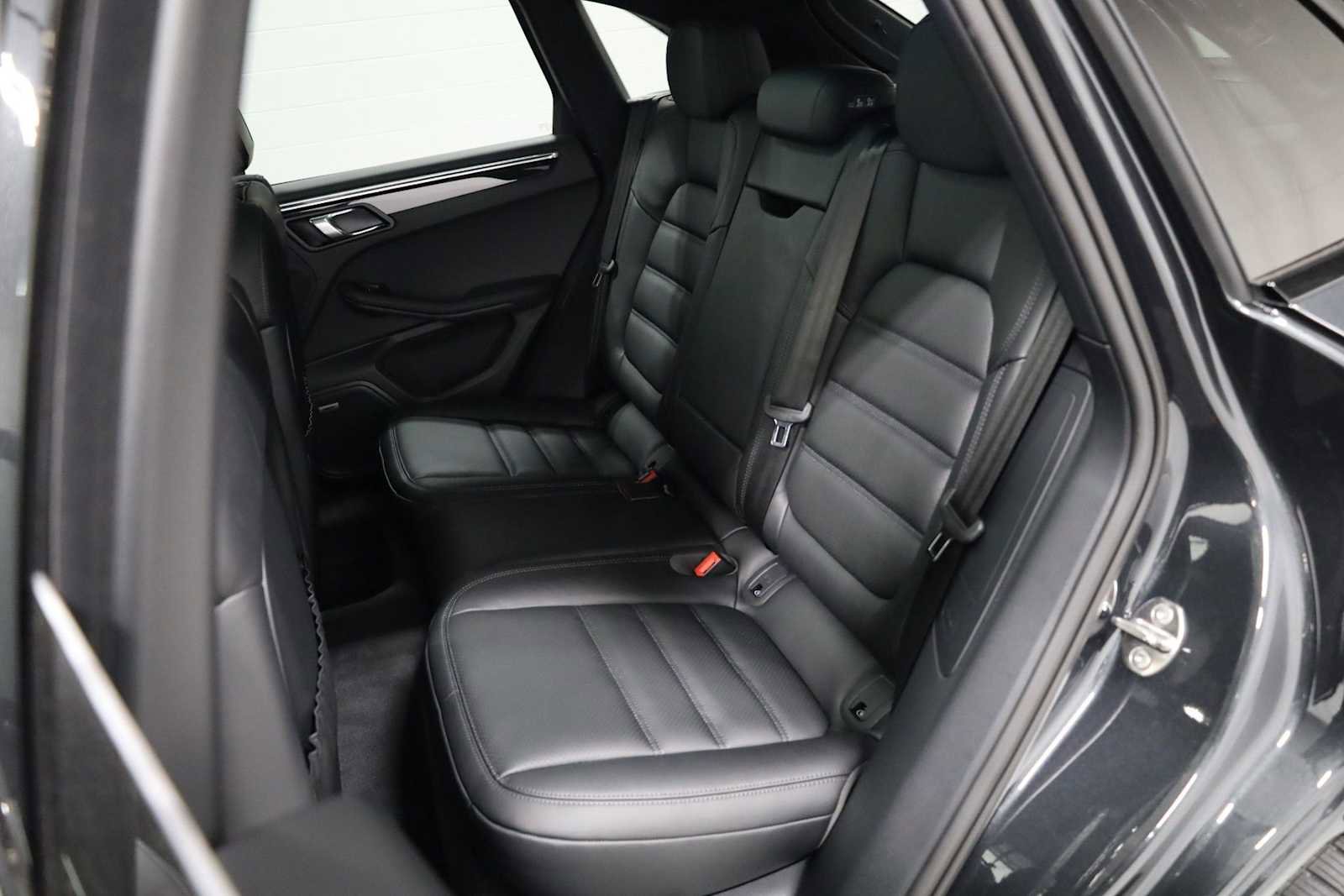 New 2026 Porsche Macan image 36