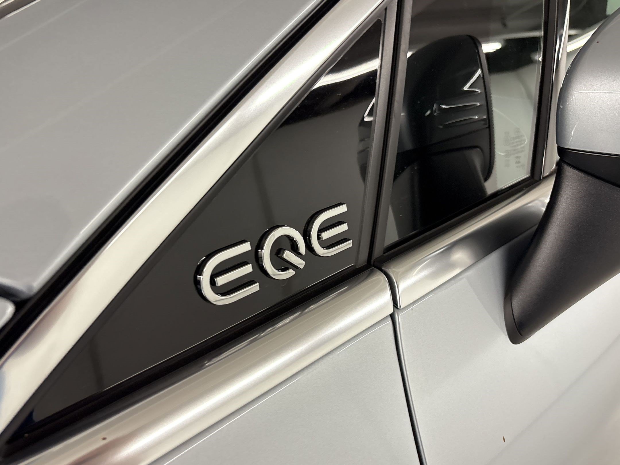 New 2026 Mercedes-Benz EQE 320 4MATIC SUV image 32