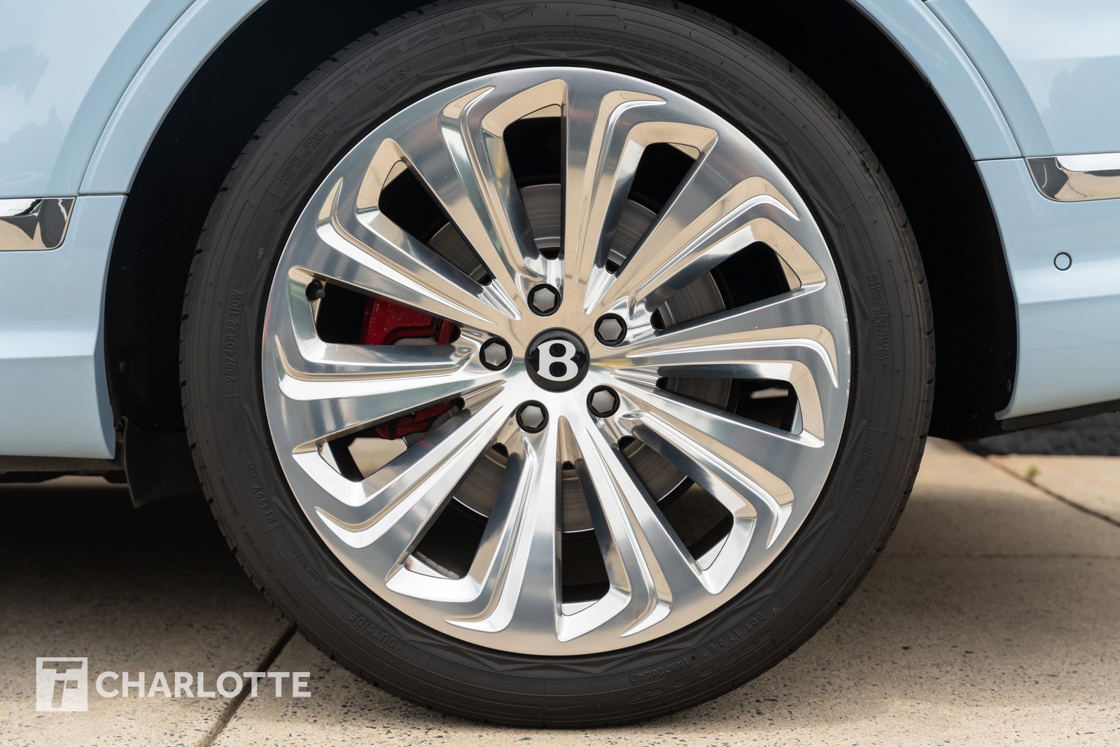 Used 2023 Bentley Bentayga Extended Wheelbase image 11