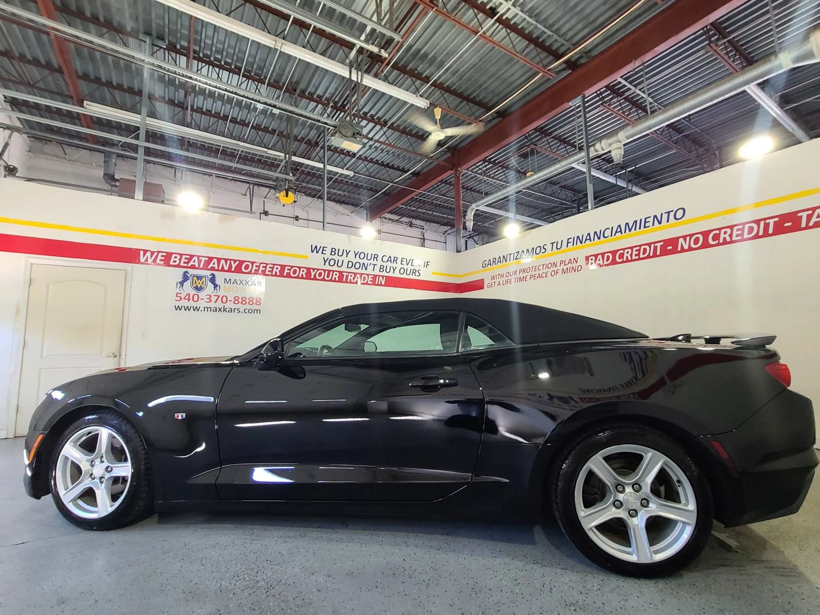 Used 2020 Chevrolet Camaro LT RWD image 13