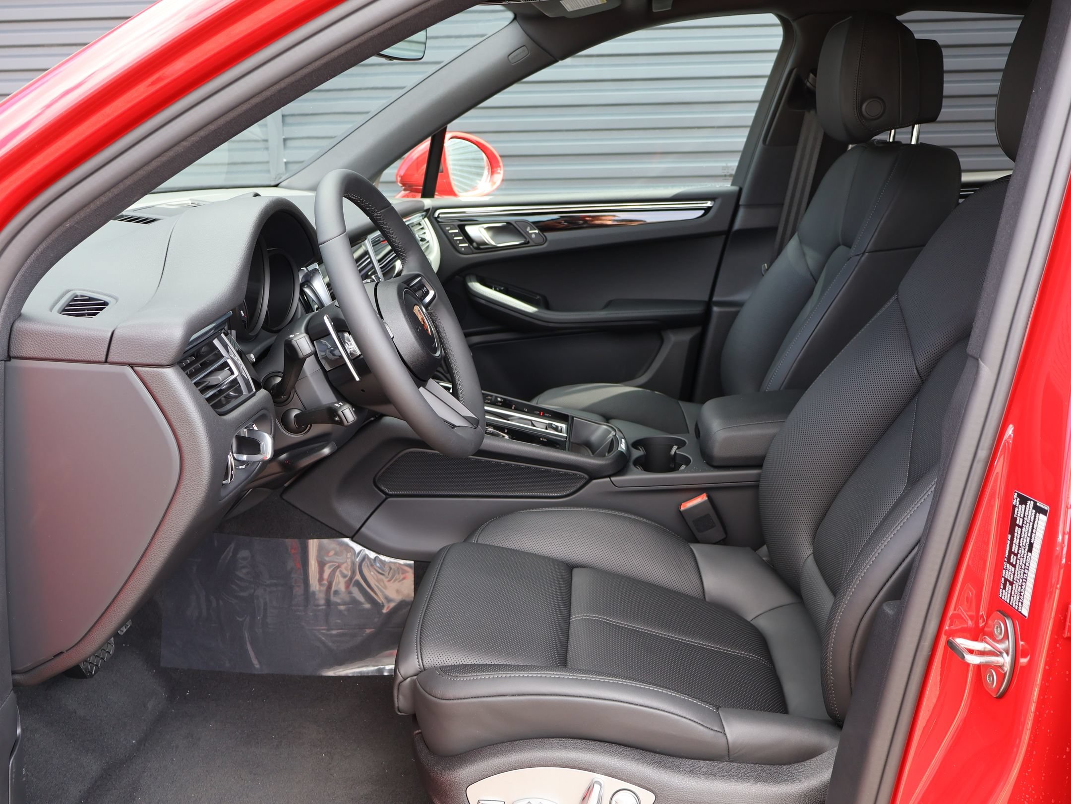 New 2026 Porsche Macan AWD/4WD image 5