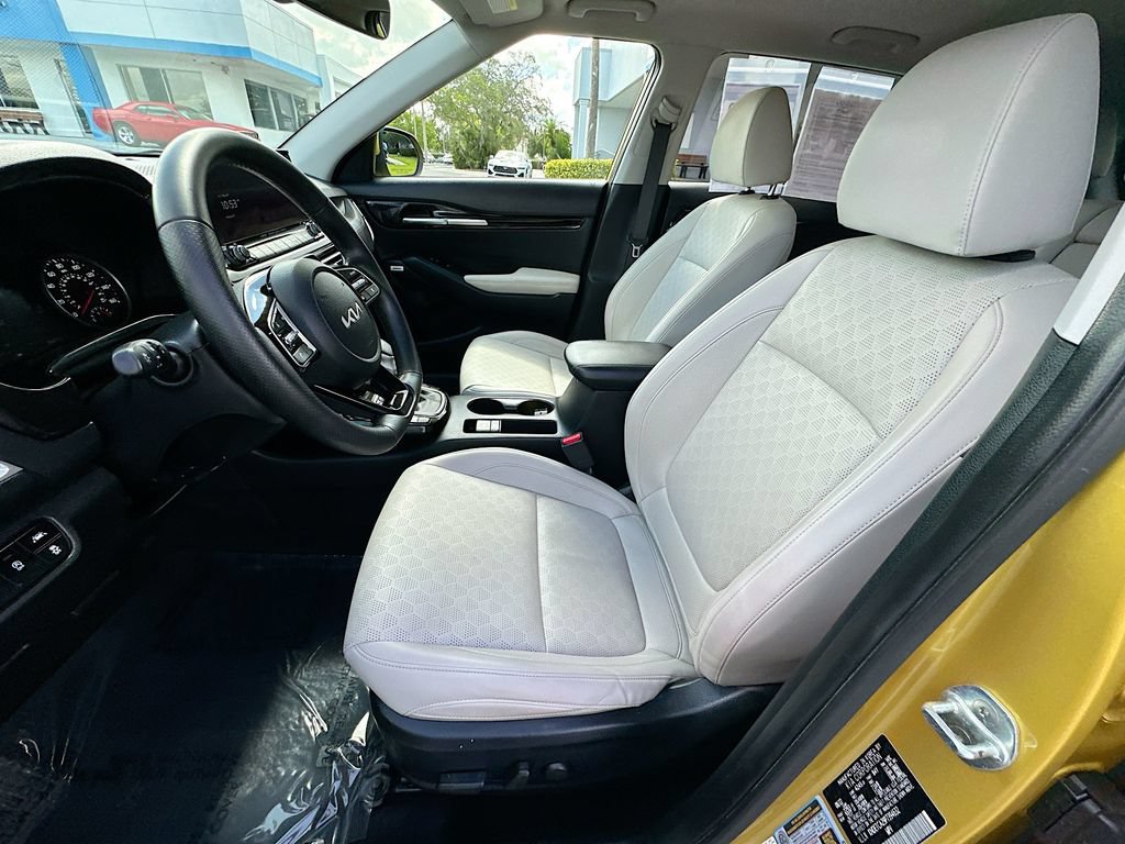 Used 2023 Kia Seltos SX w/ SX Sunroof Package AWD/4WD image 22